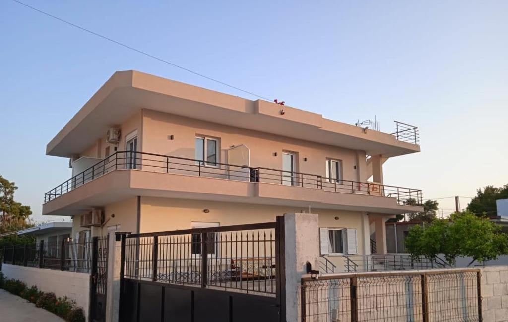 Villa Hysesani Vlore Exterior photo